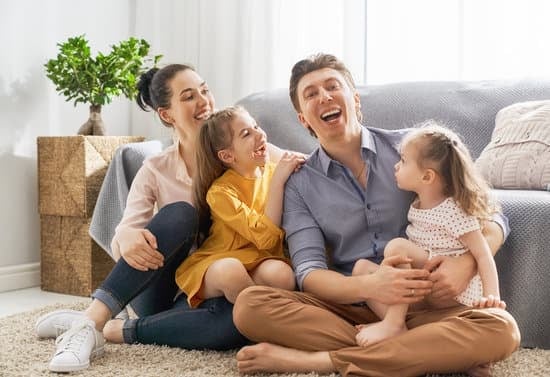 canva-happy-loving-family-MADauVMxPCE